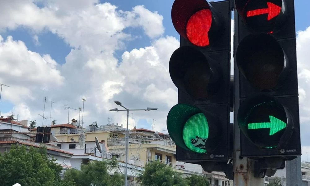Απίστευτο! Άνδρας δέχθηκε επίθεση επειδή...καθυστέρησε να ξεκινήσει στο φανάρι!